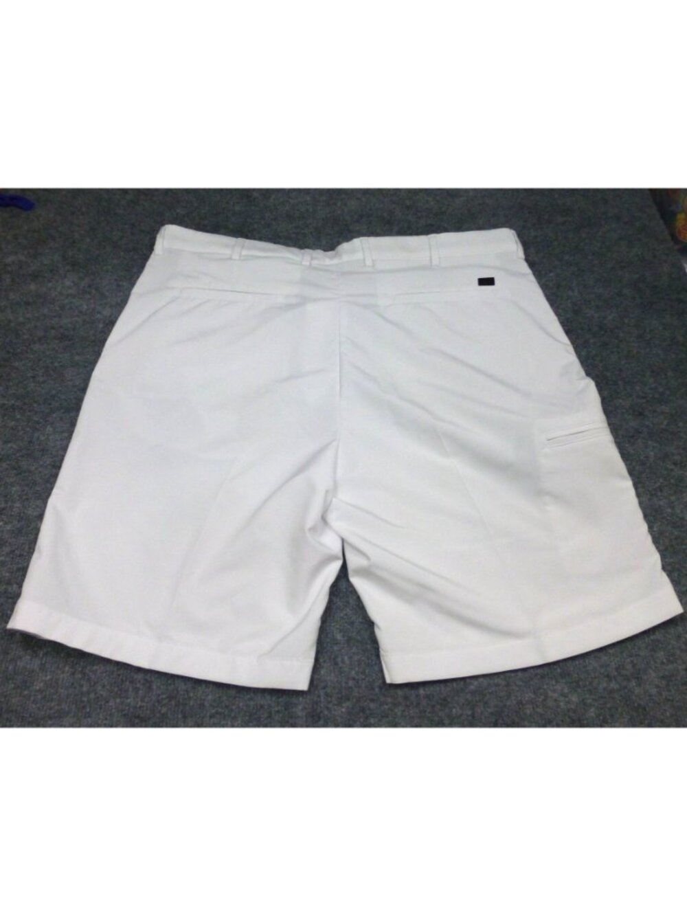 Greg Norman Mens White Golf Shorts Size 40 Polyester/Spandex - Picture 2 of 9